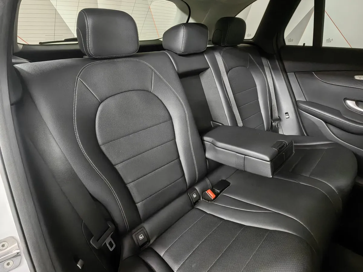 Mercedes-Benz GLC 250 9G-TRONIC 4MATIC (211 л.с.) Premium Серебристый в АВИЛОН. Слайд №17 Mercedes-Benz GLC 250 9G-TRONIC 4MATIC (211 л.с.) Premium Серебристый в АВИЛОН. Слайд №17