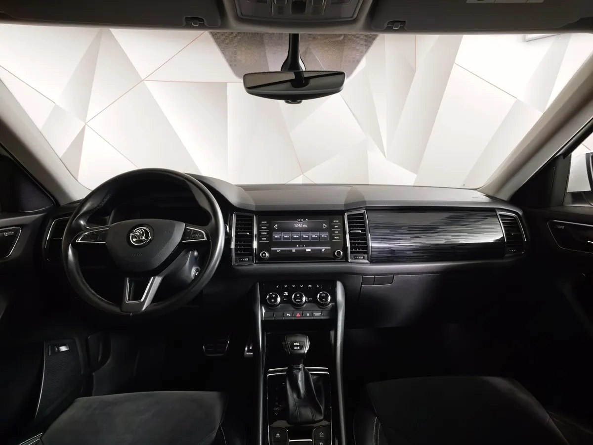 Skoda Kodiaq 2.0 TSI DSG 4X4 (180 л.с.) Белый в АВИЛОН. Слайд №14