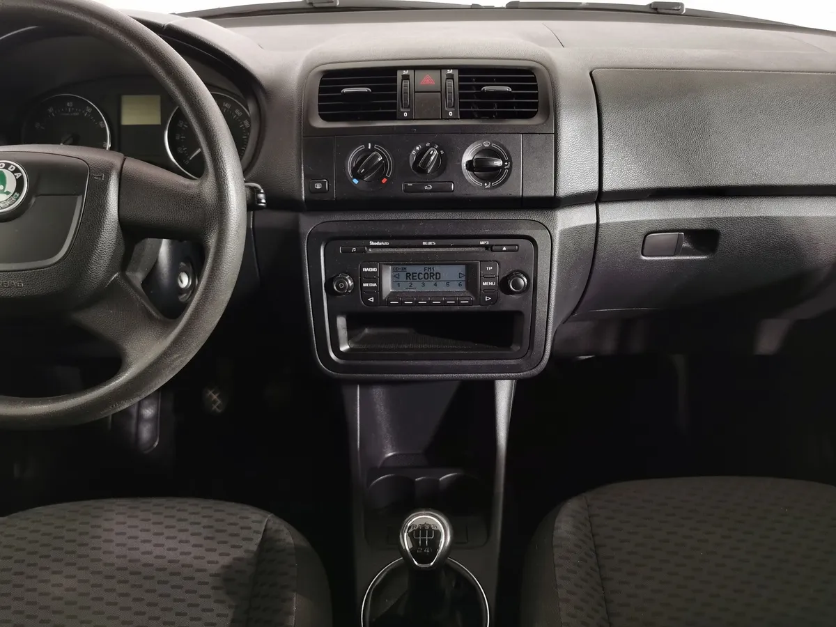 Skoda Fabia 1.2 MT (70 л.с.) Синий в АВИЛОН. Слайд №13