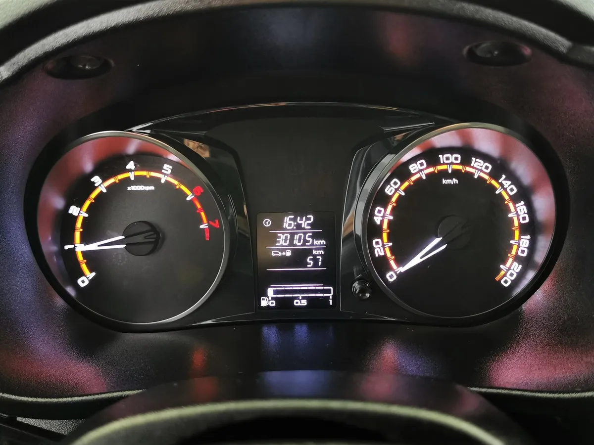 ВАЗ (Lada) Granta 1.6 MT 8кл (87 л.с.) Черный в АВИЛОН. Слайд №17