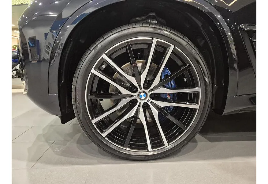 BMW X5 xDrive40d Steptronic (352 л.с.) Черный в АВИЛОН. Слайд №10