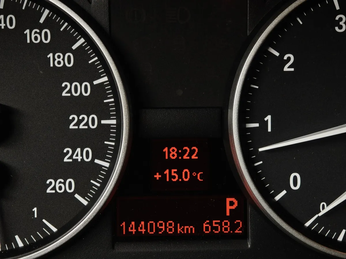 BMW X1 xDrive20i AT (184 л.с.) Коричневый в АВИЛОН. Слайд №13