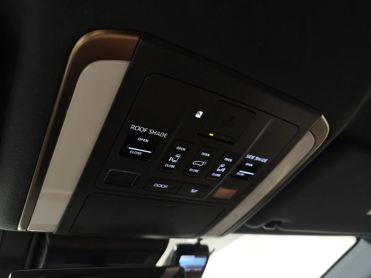 Toyota Alphard 2.5h AT 4WD (190 л.с.) Черный в АВИЛОН. Слайд №23