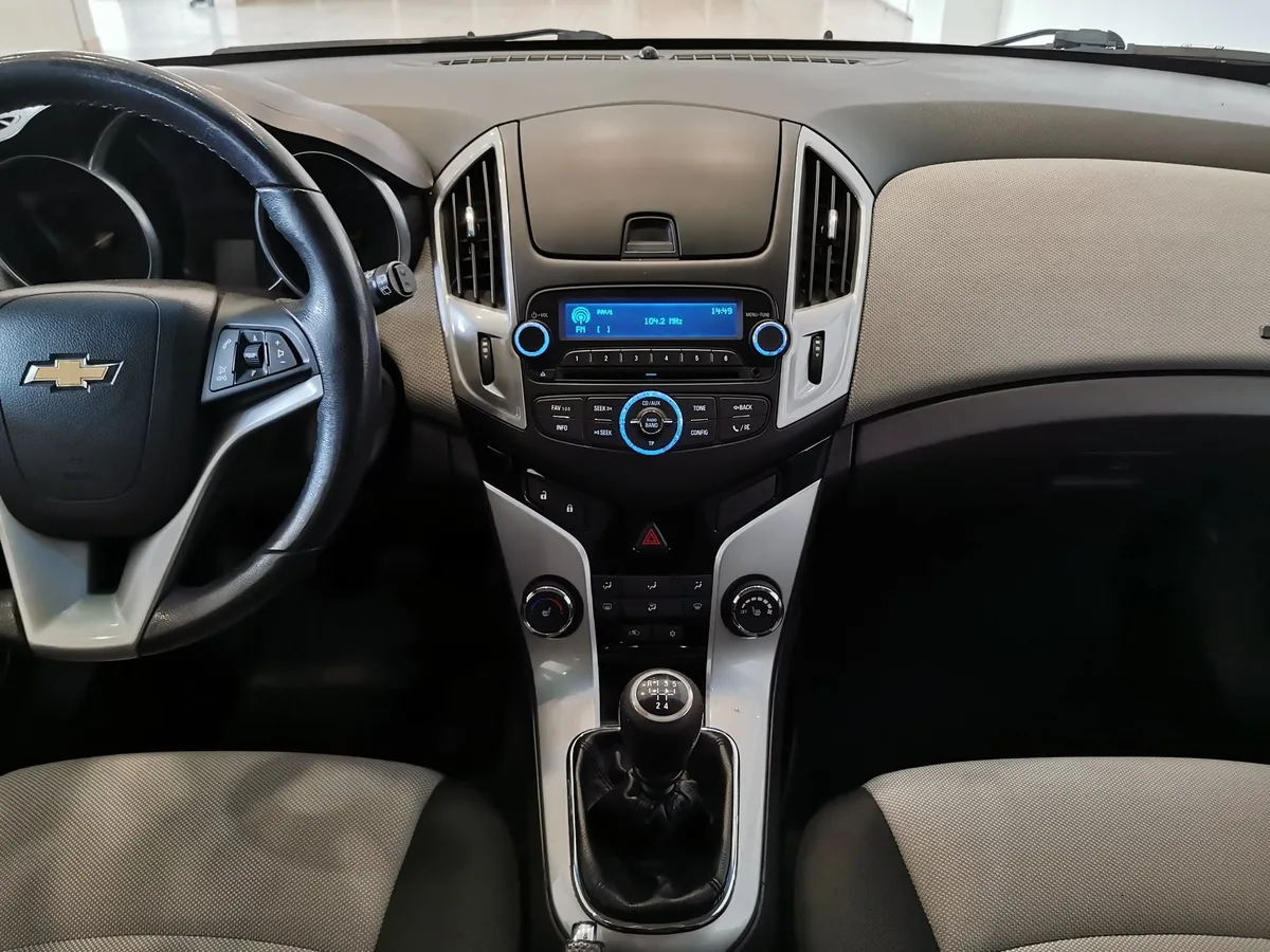 Chevrolet Cruze 1.8 MT (141 л.с.) Коричневый в АВИЛОН. Слайд №14
