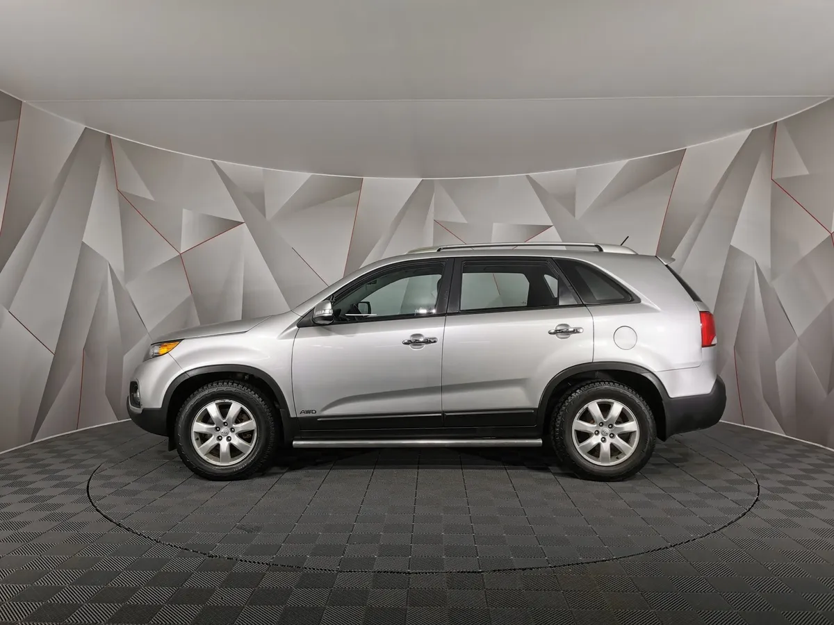 Kia Sorento 2.4 AT 4WD (175 л.с.) Comfort Серебристый в АВИЛОН. Слайд №5