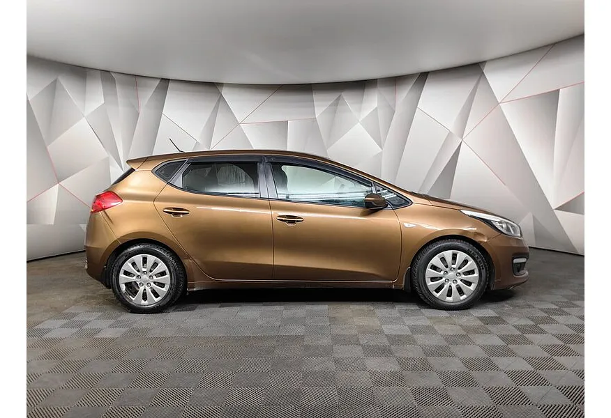 Kia Ceed 1.6 AT (130 л.с.) Luxe Коричневый в АВИЛОН. Слайд №6