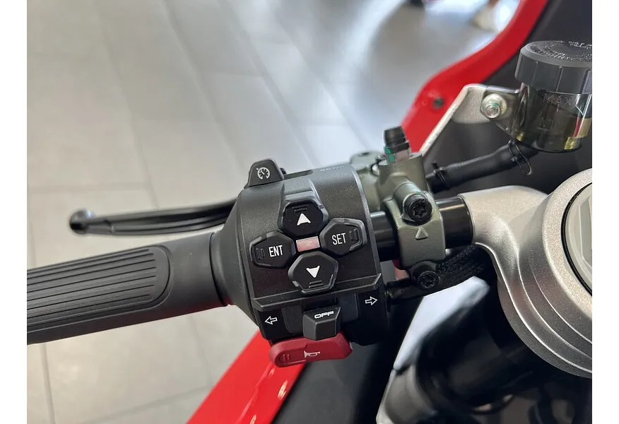 LIVE. Слайд №12