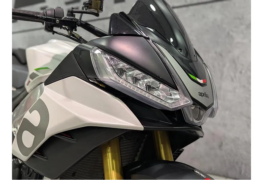 Aprilia Tuono V4 1077 см³ (175 л.с.) (175) 1077 Белый в АВИЛОН. Слайд №5