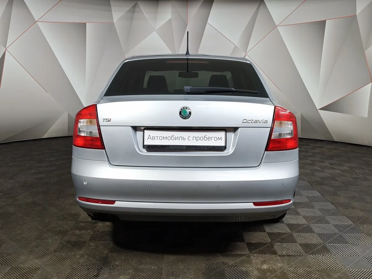 Skoda Octavia 1.8 TSI AT (152 л.с.) Серебристый в АВИЛОН. Слайд №8