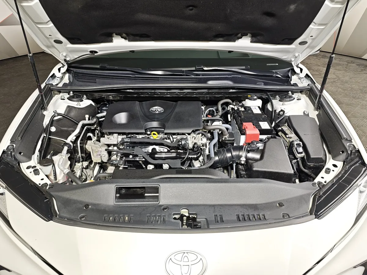Toyota Camry 2.0 AT (173 л.с.) Sport Белый в АВИЛОН. Слайд №11