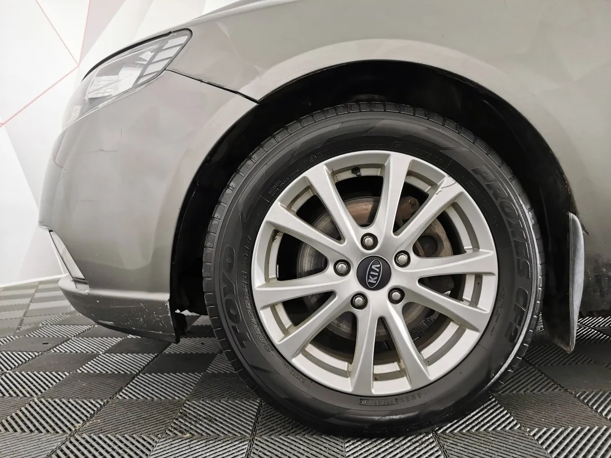Kia Cerato 1.6 MT (126 л.с.) Comfort Серый в АВИЛОН. Слайд №9