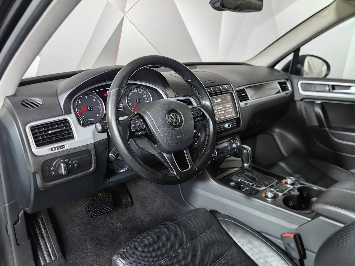 Volkswagen Touareg 3.0 TDI Tiptronic 4Motion (245 л.с.) Черный в АВИЛОН. Слайд №19