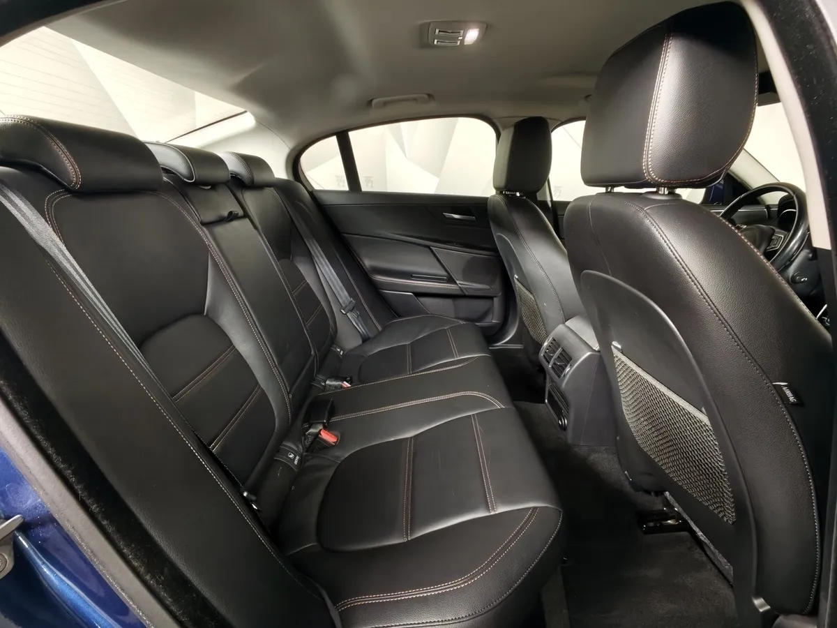 Jaguar XE 2.0 D AT (180 л.с.) Prestige Синий в АВИЛОН. Слайд №16