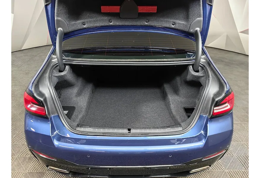 BMW 5 серия 530d xDrive Steptronic (249 л.с.) M Sport Plus Синий в АВИЛОН. Слайд №9