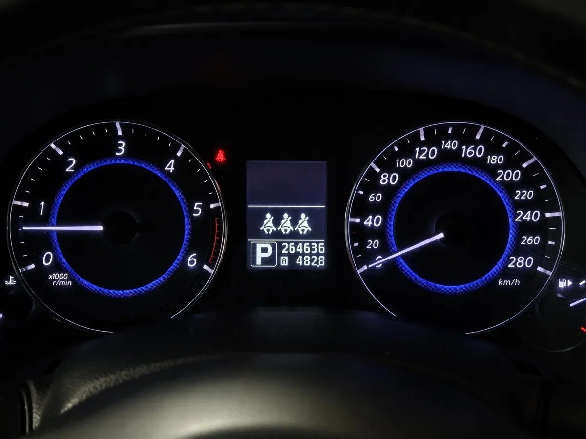 Infiniti FX-Series FX30 D AT AWD (238 л.с.) Черный в АВИЛОН. Слайд №18