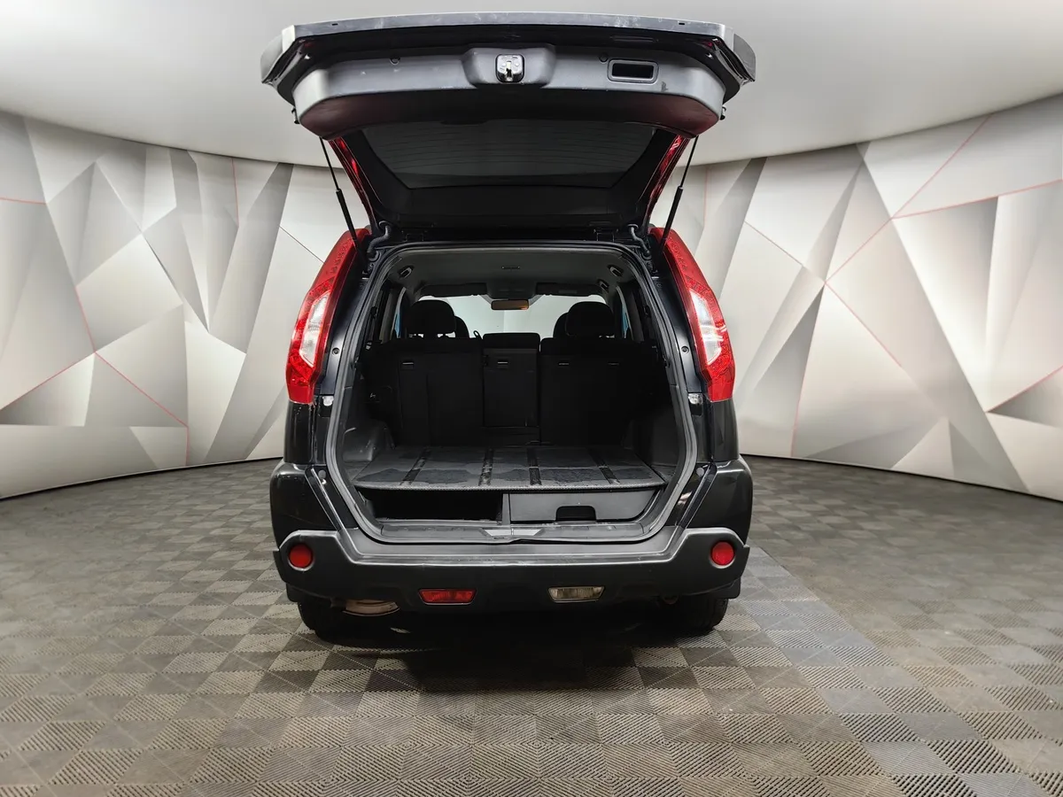 Nissan X-Trail 2.5 CVT AWD (171 л.с.) LE Top Черный в АВИЛОН. Слайд №12