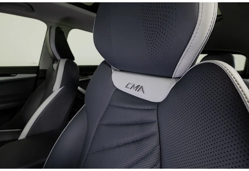 Geely Atlas 2.0T AT 4WD (200 л.с.) Flagship Серебристый в АВИЛОН. Слайд №10