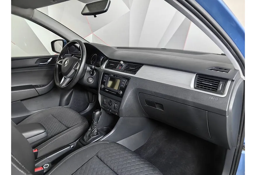 Skoda Rapid 1.6 AT (110 л.с.) Синий в АВИЛОН. Слайд №9