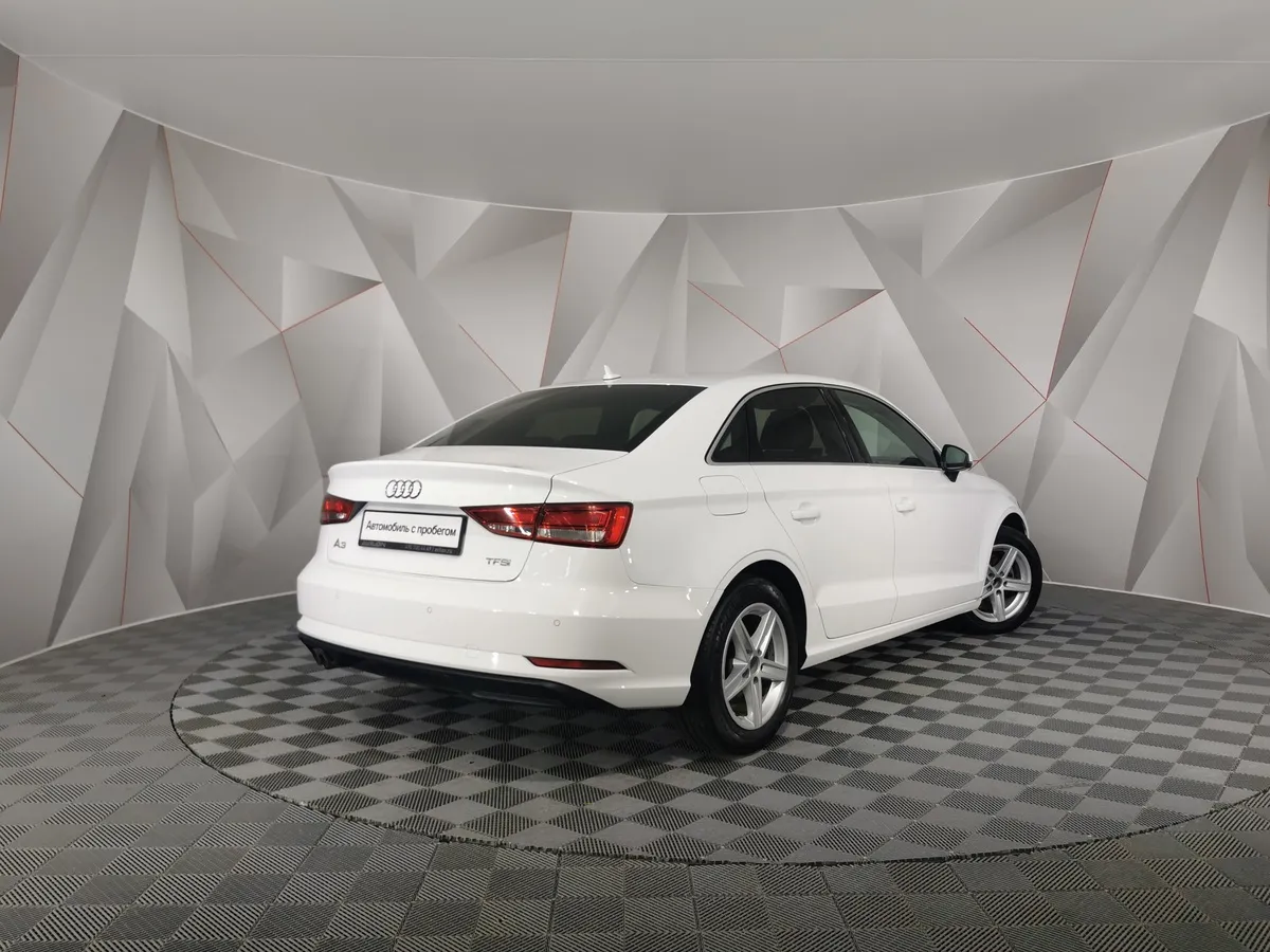 Audi A3 1.4 TFSI AT (150 л.с.) Белый в АВИЛОН. Слайд №2