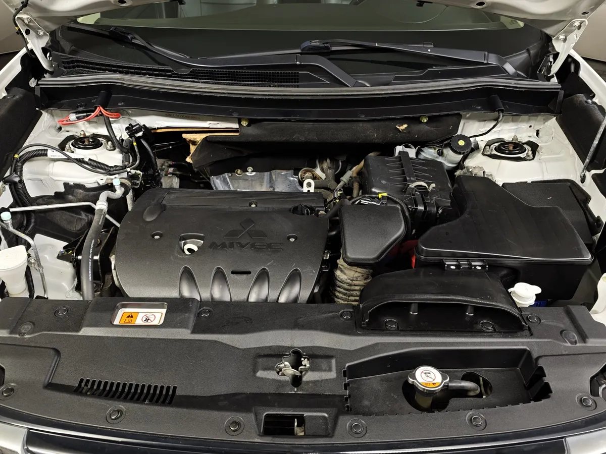 Mitsubishi Outlander 2.0 MIVEC CVT 4WD (146 л.с.) Intense Plus Белый в АВИЛОН. Слайд №11