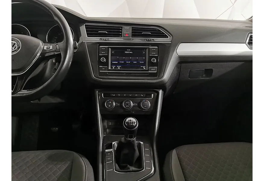 Volkswagen Tiguan 1.4 TSI BlueMotion MT (125 л.с.) Comfortline Белый в АВИЛОН. Слайд №15