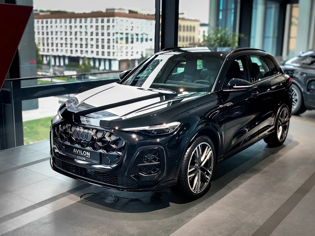 АВИЛОН - Audi Q5 L 2.0 40 TFSI S tronic quattro (204 л.с.) Черный - slide 10213383