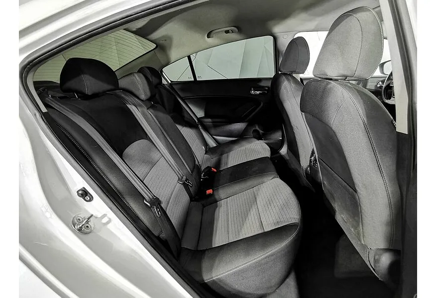 Kia Cerato 1.6 AT (130 л.с.) Comfort Белый в АВИЛОН. Слайд №16