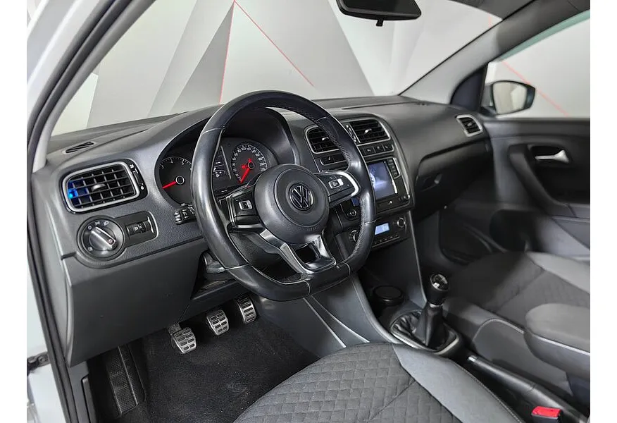 Volkswagen Polo 1.6 MT (105 л.с.) Trendline Белый в АВИЛОН. Слайд №19