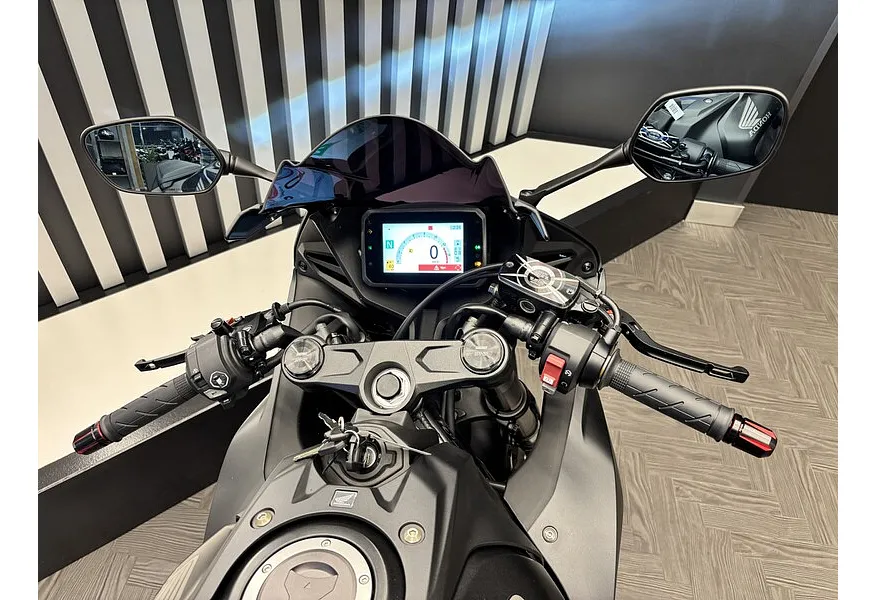 Honda CBR650 649 см³ (95 л.с.) (95) 649 Черный в АВИЛОН. Слайд №5