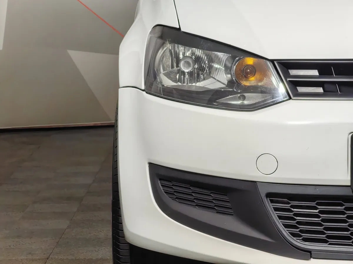 Volkswagen Polo 1.4 MT (80 л.с.) Белый в АВИЛОН. Слайд №10