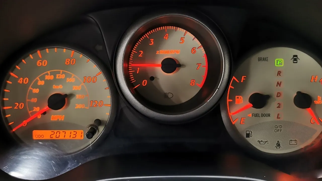 Toyota RAV4 2.0 AT AWD (150 л.с.) Серебристый в АВИЛОН. Слайд №17