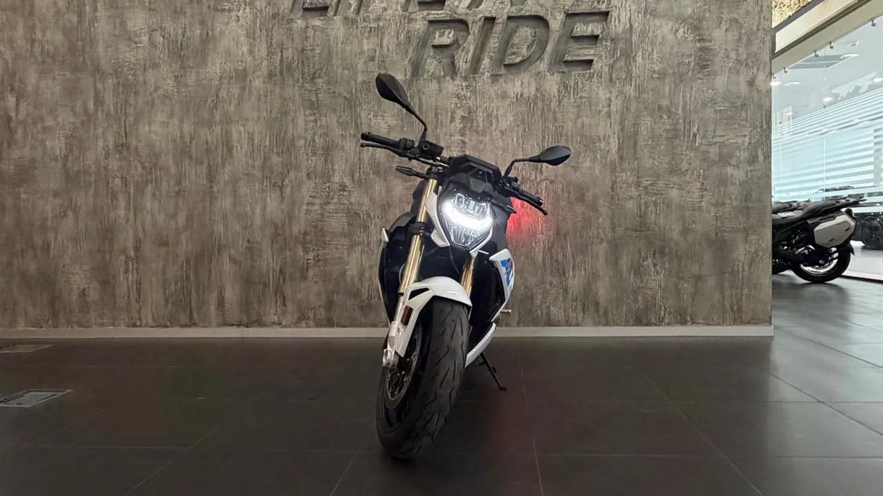 BMW Motorrad S 1000 R S 1000 R 999 см³ (160) 999 Белый в АВИЛОН. Слайд №5