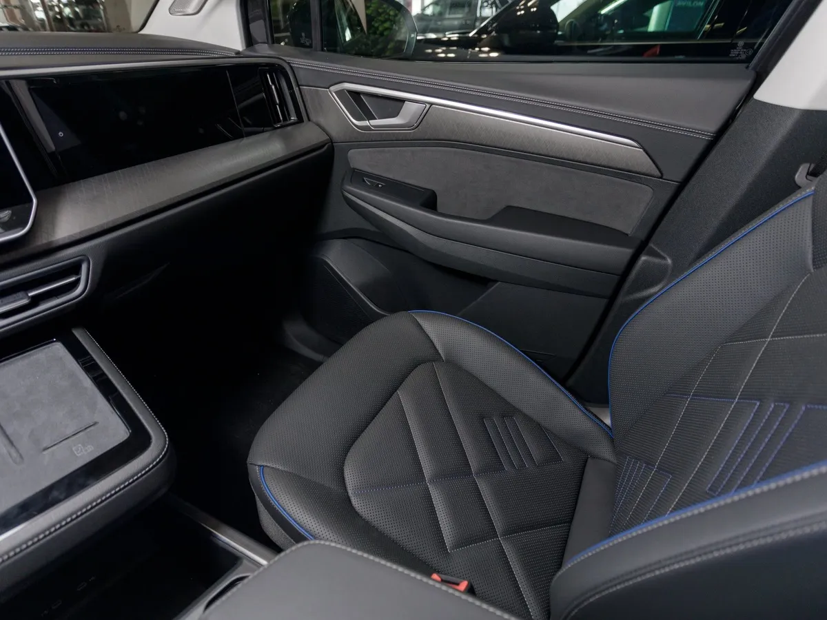 Volkswagen Talagon 2.0 7DSG AWD (272 л.с.) Flagship Shengjing Черный в АВИЛОН. Слайд №16