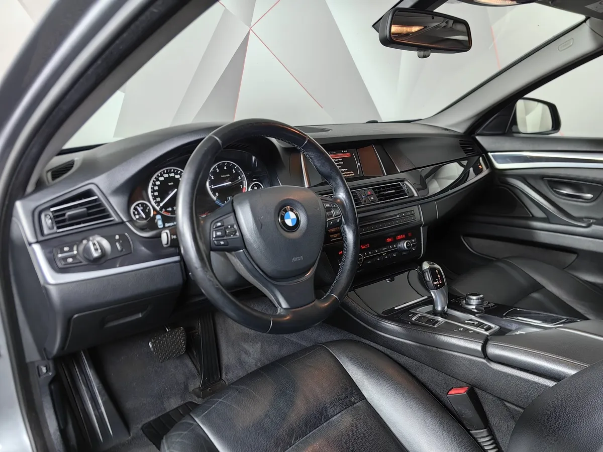 BMW 5 серия 528i xDrive Steptronic (245 л.с.) Серый в АВИЛОН. Слайд №12