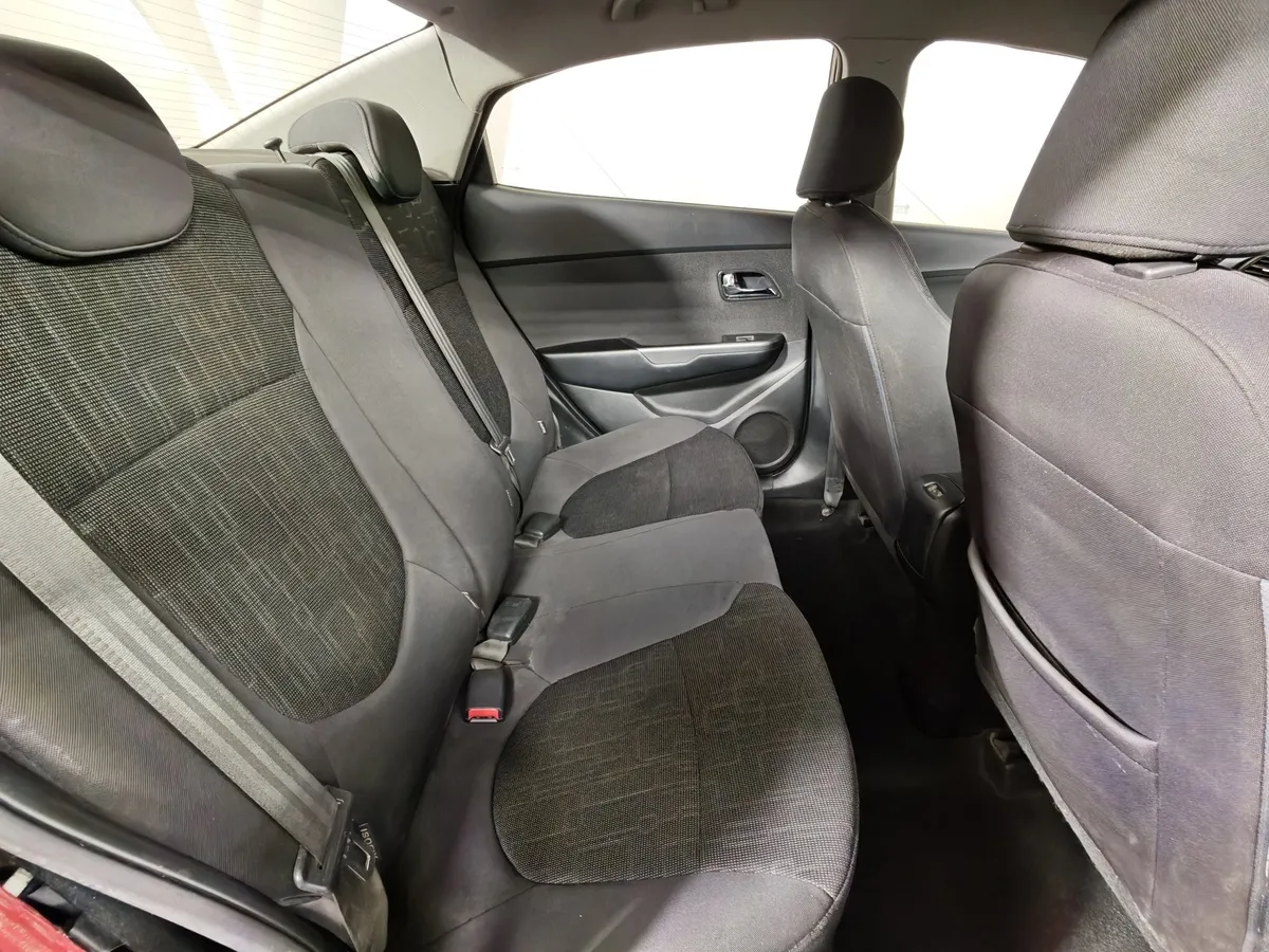 Kia Rio 1.6 MT (123 л.с.) Красный в АВИЛОН. Слайд №14