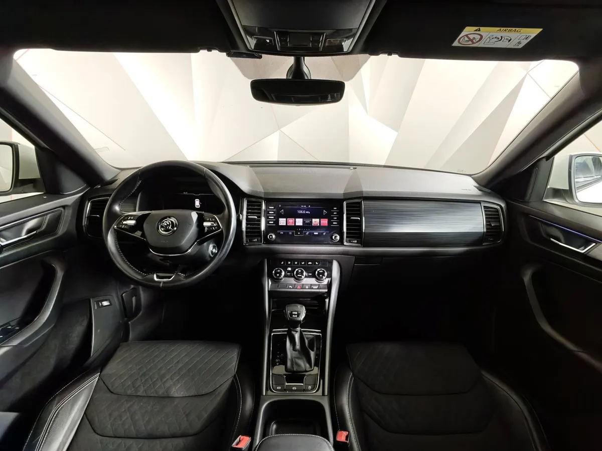 Skoda Kodiaq 2.0 TSI DSG 4X4 (180 л.с.) Белый в АВИЛОН. Слайд №14