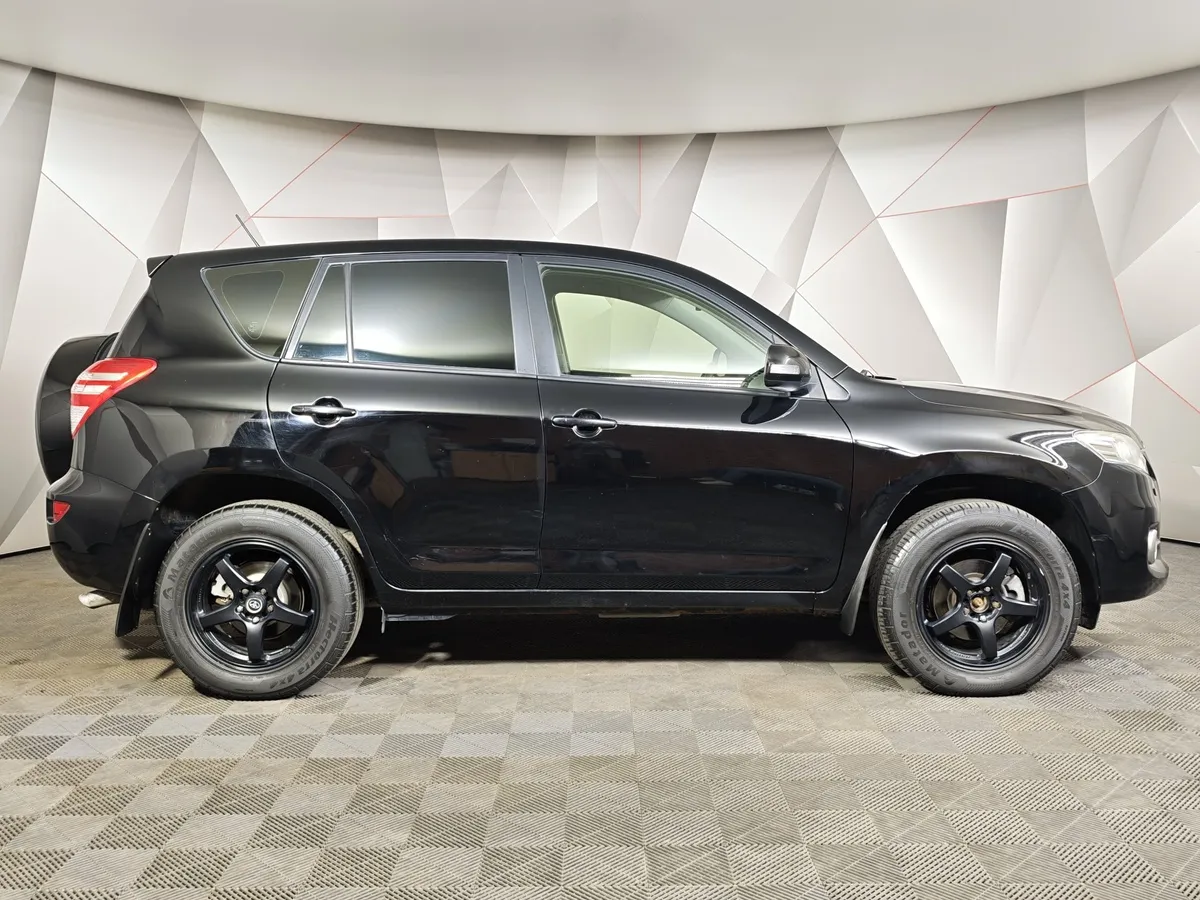 Toyota RAV4 2.0 AT AWD (150 л.с.) Черный в АВИЛОН. Слайд №6