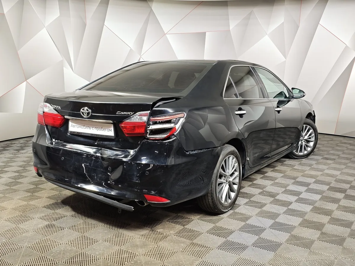 Toyota Camry 2.5 AT (181 л.с.) Черный в АВИЛОН. Слайд №2