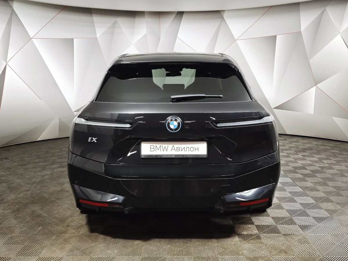 BMW iX xDrive 50 Steptronic (523 л.с.) Suite Sport Черный в АВИЛОН. Слайд №4