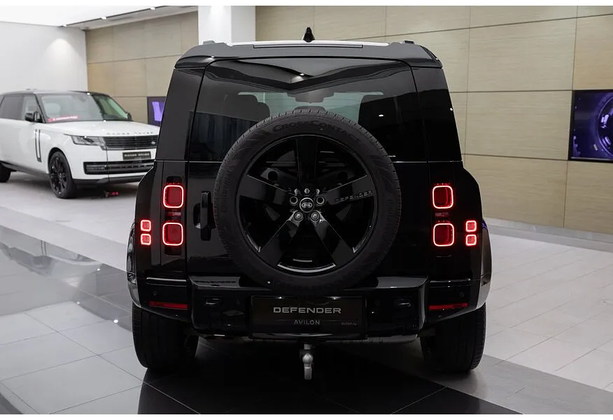 Land Rover Defender 3.0D AT (300 л.с.) HSE Черный в АВИЛОН. Слайд №5