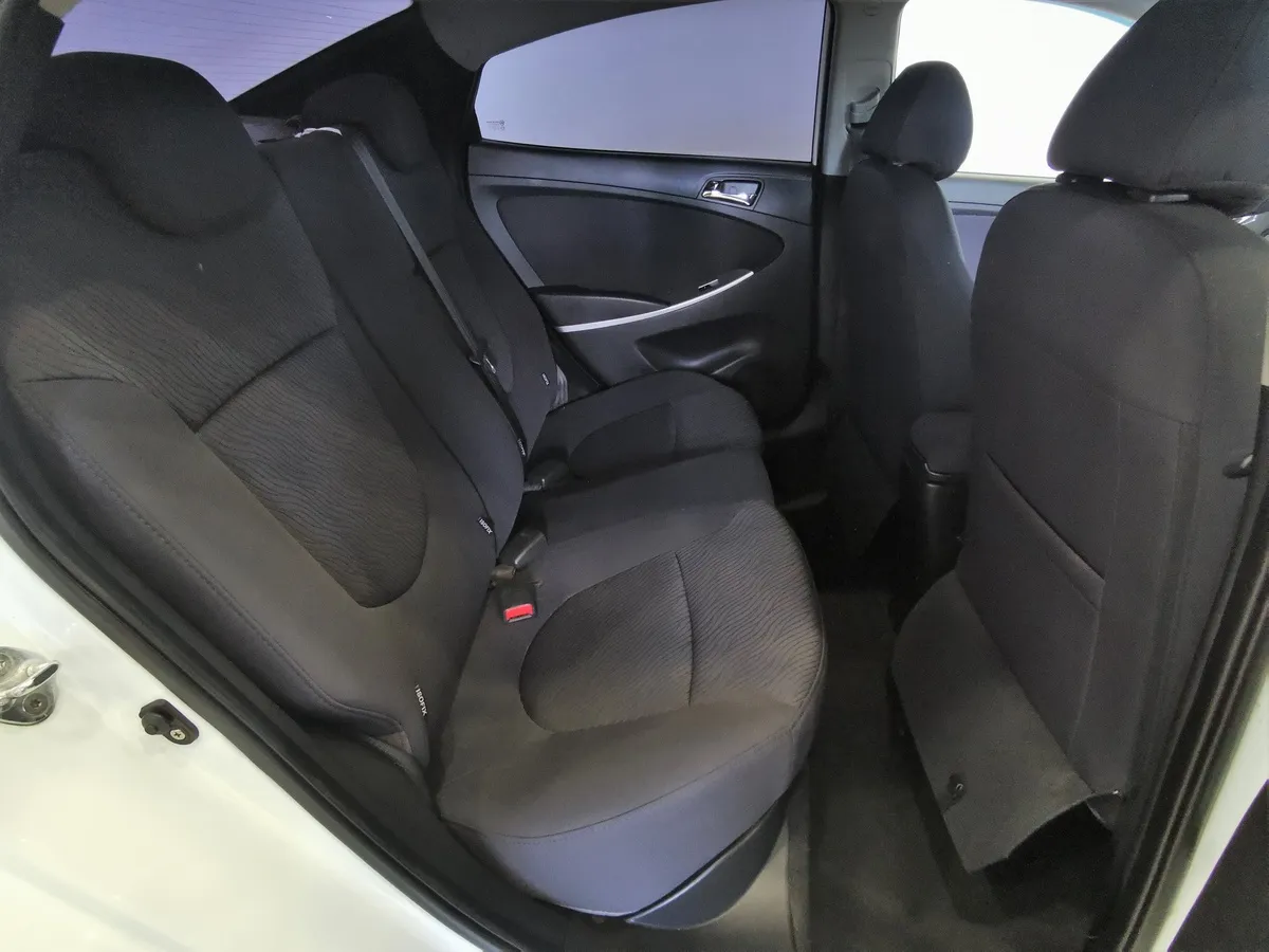 Hyundai Solaris 1.6 MT (123 л.с.) Comfort Белый в АВИЛОН. Слайд №15