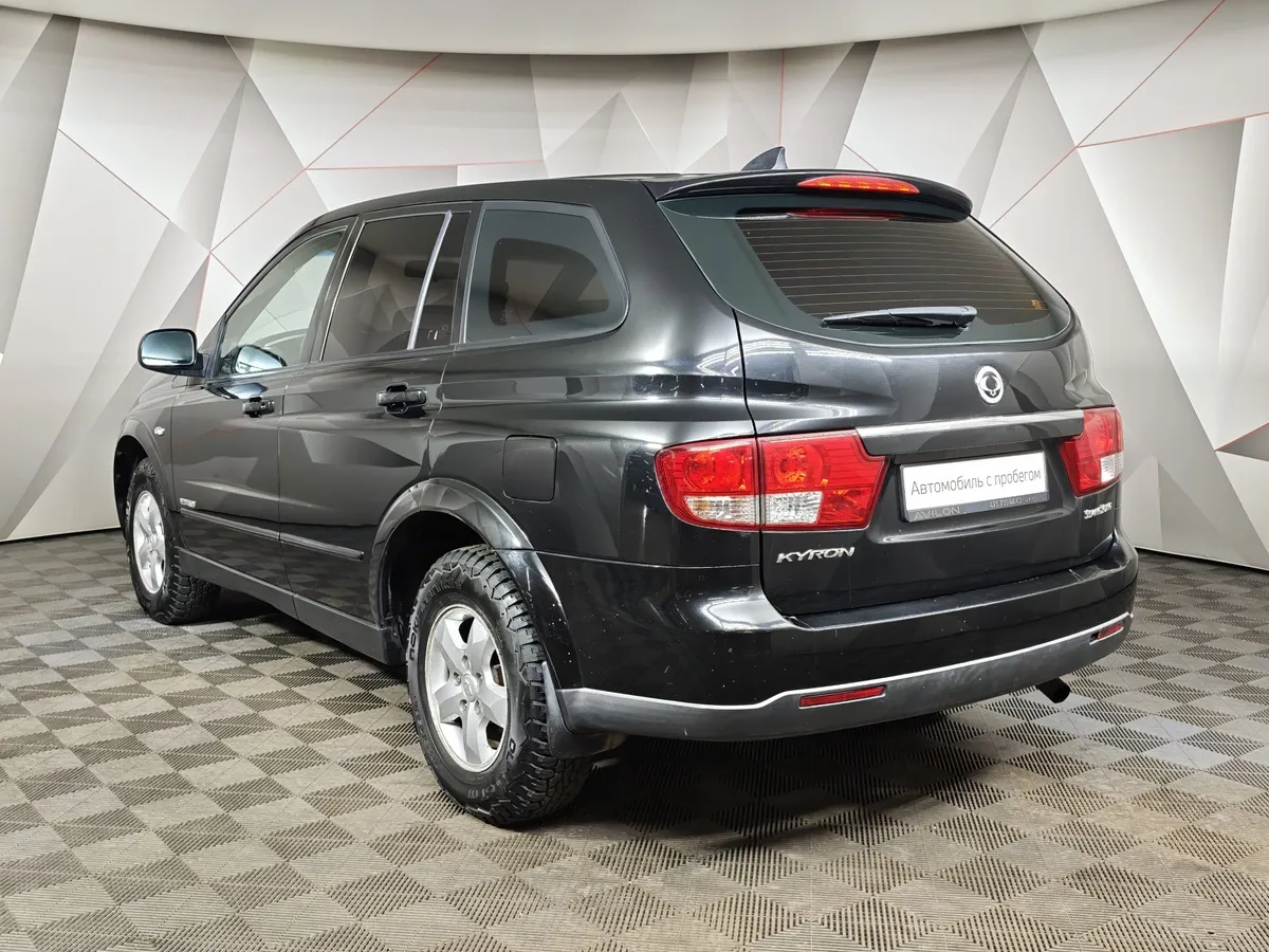 SsangYong Kyron 2.0 Xdi MT 4WD (141 л.с.) Черный в АВИЛОН. Слайд №4