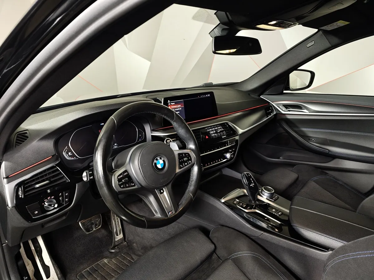 BMW 5 серия 520d xDrive Steptronic (190 л.с.) M Sport Pure Черный в АВИЛОН. Слайд №12
