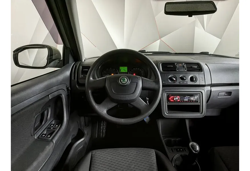 Skoda Fabia 1.4 MT (125 л.с.) Желтый в АВИЛОН. Слайд №17