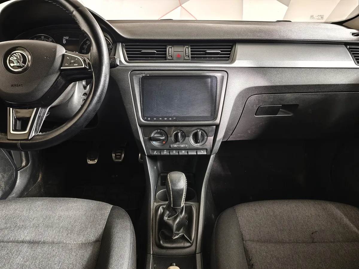 Skoda Rapid 1.6 MT (90 л.с.) Белый в АВИЛОН. Слайд №13