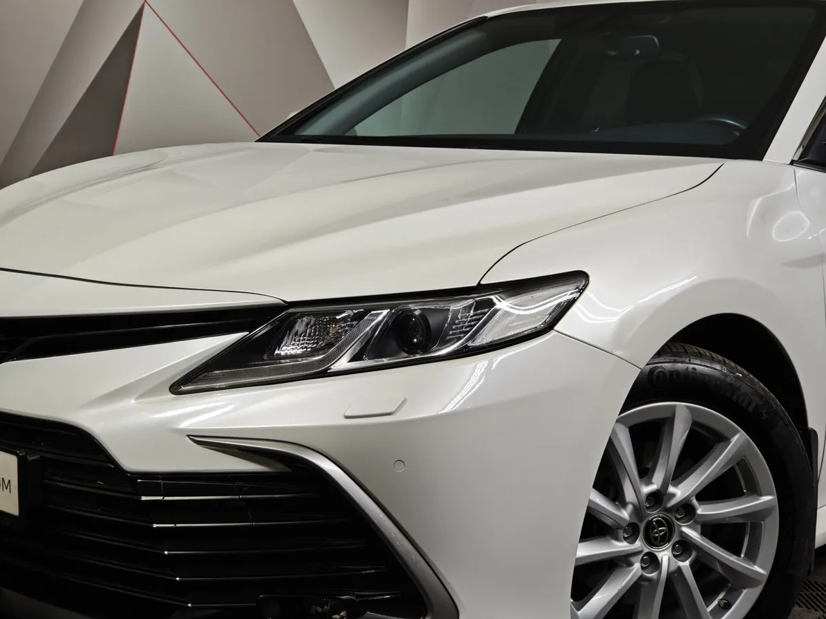 Toyota Camry 2.5 AT (200 л.с.) Prestige Safety Белый в АВИЛОН. Слайд №10
