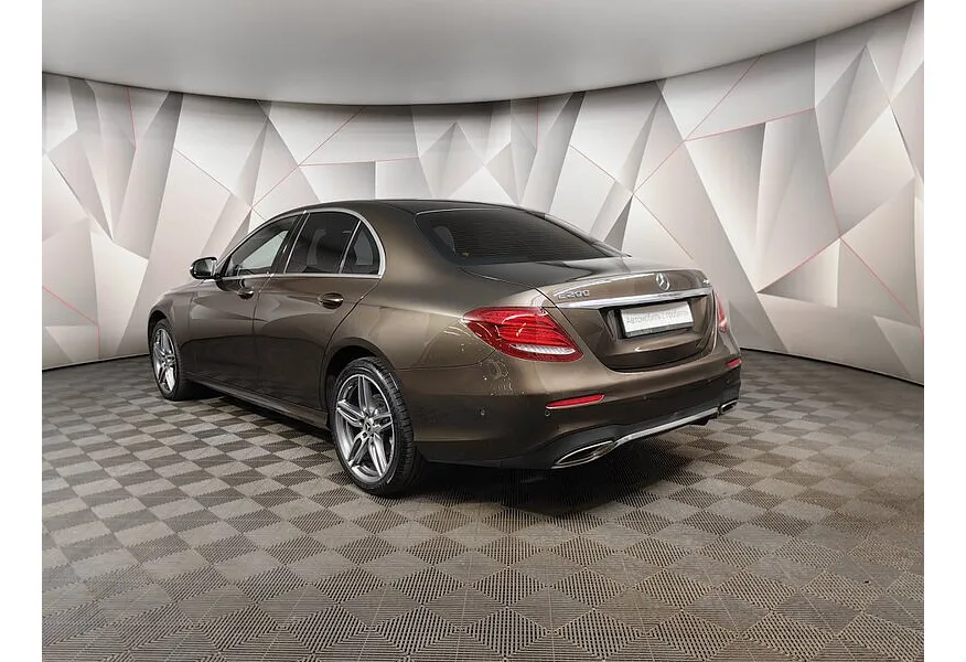 Mercedes-Benz E-Класс E 200 4MATIC 9G-TRONIC (184 л.с.) Sport Plus Коричневый в АВИЛОН. Слайд №4
