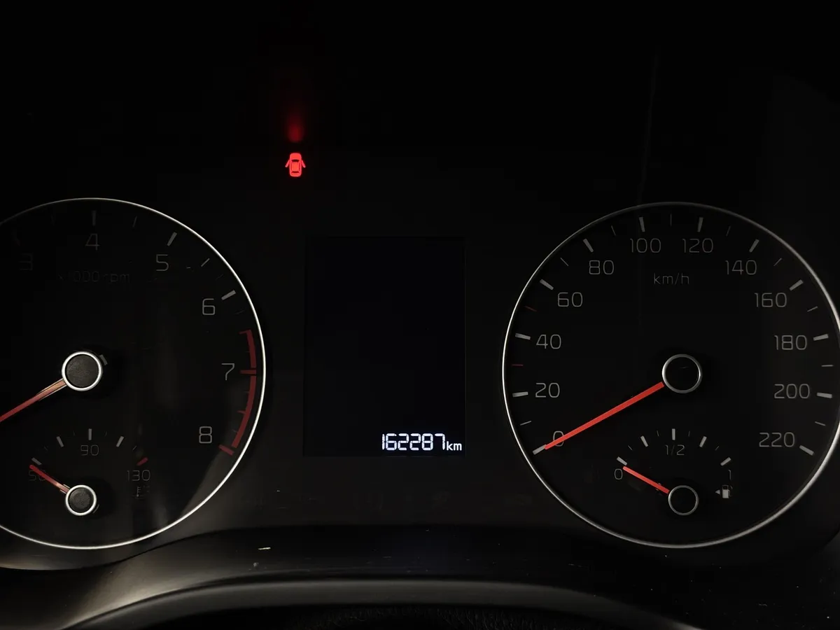 Kia Rio 1.6 AT (123 л.с.) Серый в АВИЛОН. Слайд №18