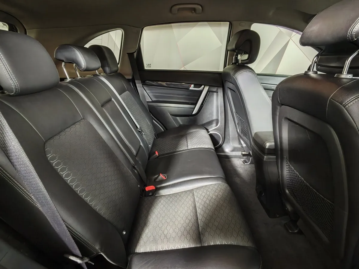 Chevrolet Captiva 2.4 AT (5 мест) (167 л.с.) LT Коричневый в АВИЛОН. Слайд №15