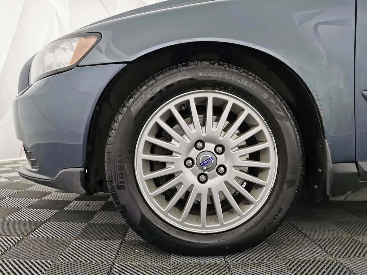 Volvo S40 2.4 Geartronic (140 л.с.) Синий в АВИЛОН. Слайд №9